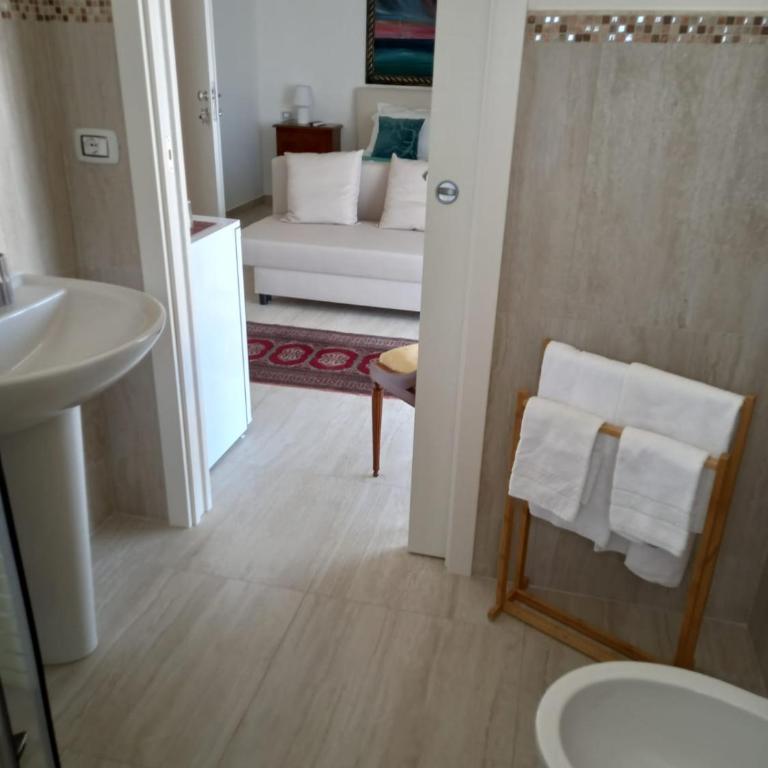 Villa Serendipity Terrasini - Deluxe Zimmer (2 Erwachsene & 1 Kind) - 6