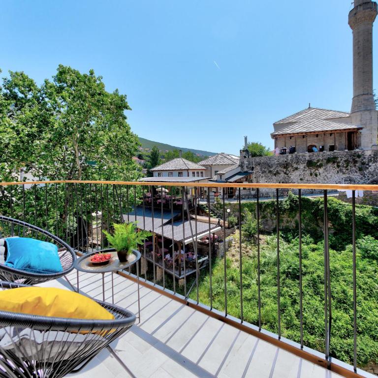 Villa Gunga - Family Room with Balcony - 7