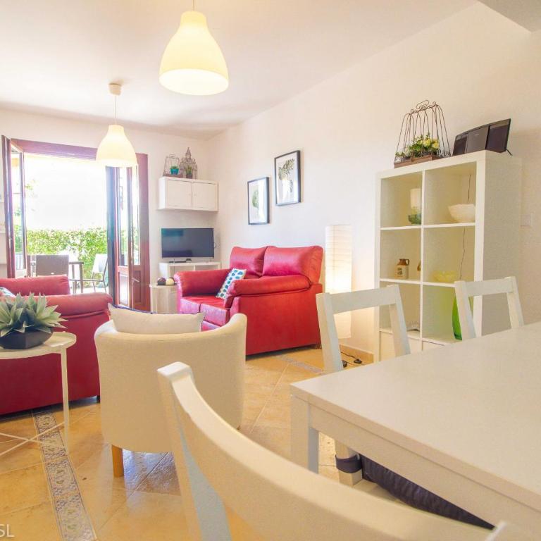 Stunning Garden Apartment - 6 people - HEN01 - Three-Bedroom Apartment - 4
