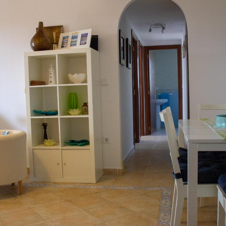 Stunning Garden Apartment - 6 people - HEN01 - Three-Bedroom Apartment - 20