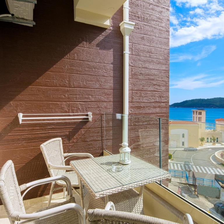Sidro Bečići - Apartment with Sea View - 9