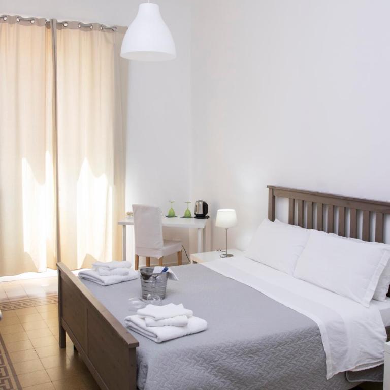 B&B Barone Sieri Pepoli - Camera Tripla con Bagno Privato Esterno e Vista Città - 5