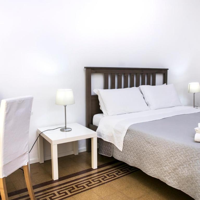 B&B Barone Sieri Pepoli - Camera Tripla con Bagno Privato Esterno e Vista Città - 1