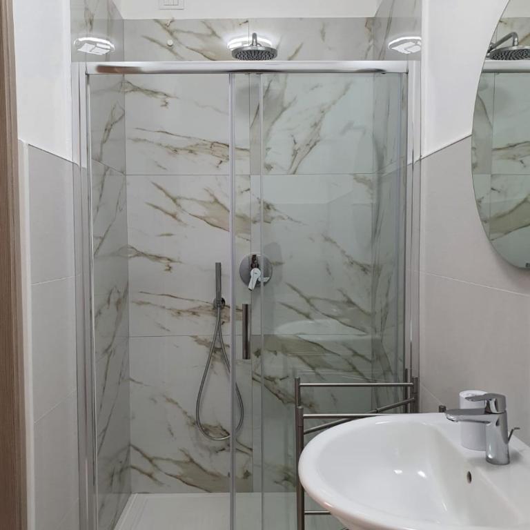 B&B La Leggenda - Camera Matrimoniale con Bagno Privato - 2