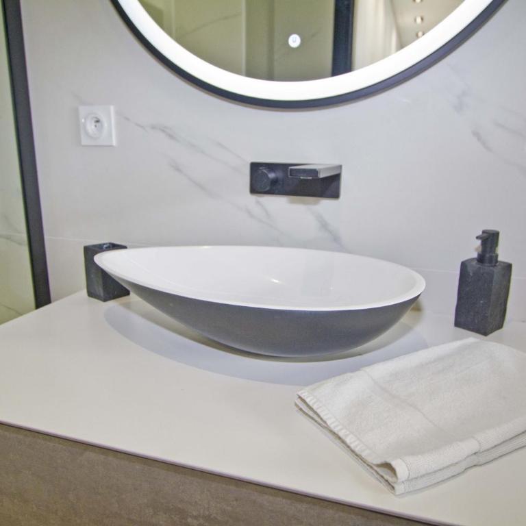 Luxury Garden Jacuzzi Promenade - Appartement - Vue sur Mer - 35