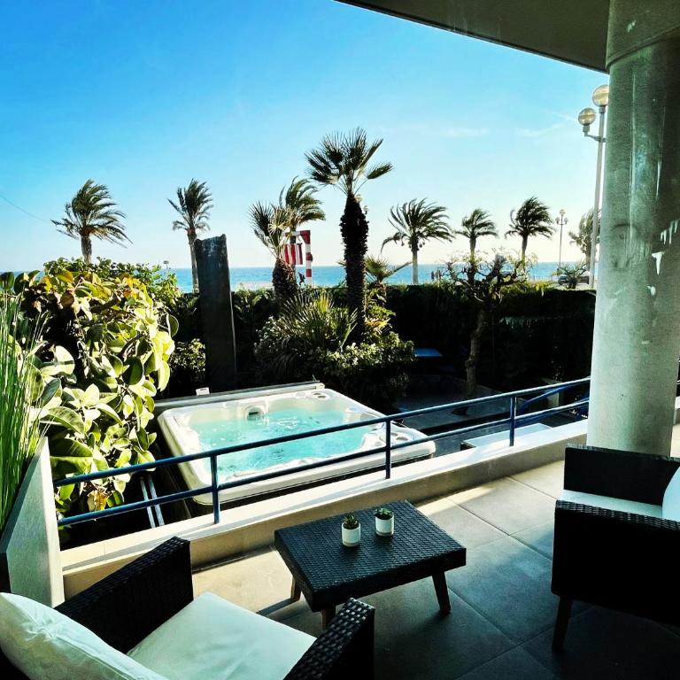 Luxury Garden Jacuzzi Promenade - Appartement - Vue sur Mer - 73