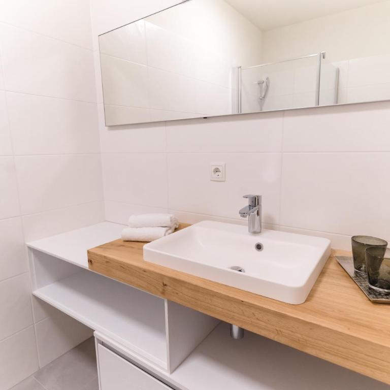 Apartments Oasis Wörthersee neu & zentral - Apartment mit Terrasse - 13