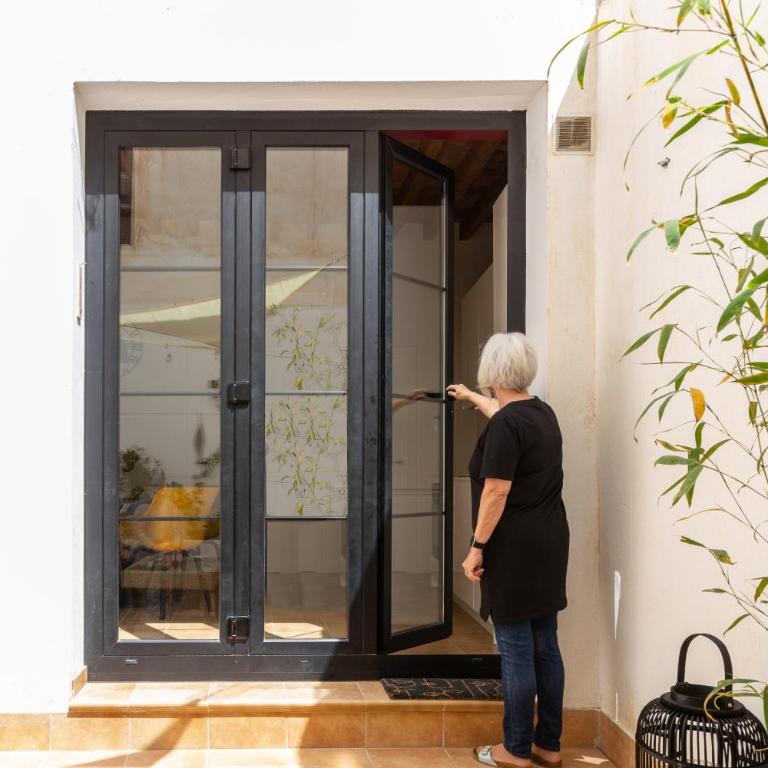Precioso apartamento con patio y dos habitaciones en el barrio de Picasso - Apartamento de 2 dormitorios - 34