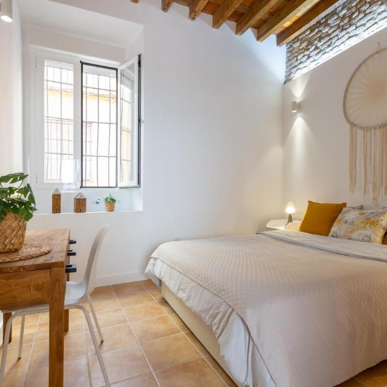 Precioso apartamento con patio y dos habitaciones en el barrio de Picasso - Apartamento de 2 dormitorios - 4
