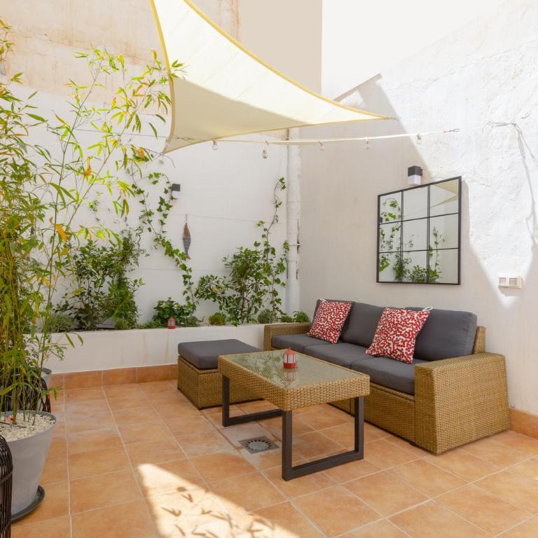 Precioso apartamento con patio y dos habitaciones en el barrio de Picasso - Apartamento de 2 dormitorios - 1