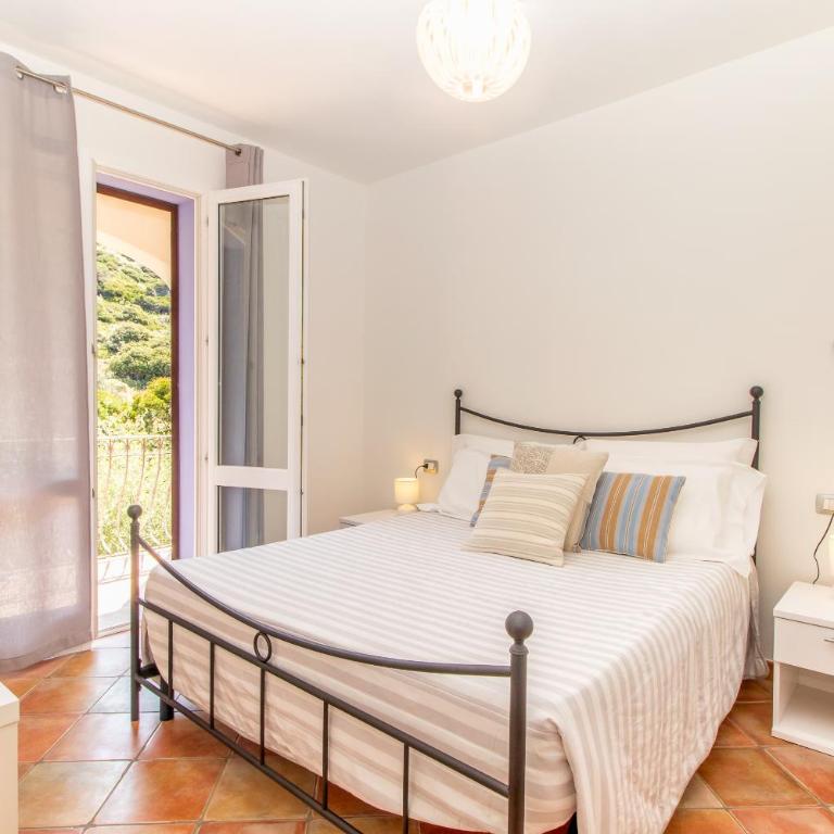 Residence L'Olivastro - Two-Bedroom Apartment with Balcony and Sea View (Ground Floor) - 2