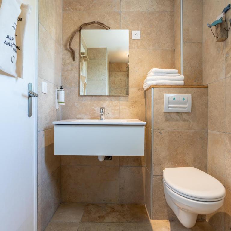 Hôtel Almanarre Plage - Hôtel Eco-Responsable face à la mer - Superior Double Room With Terrace and Sea View - 6