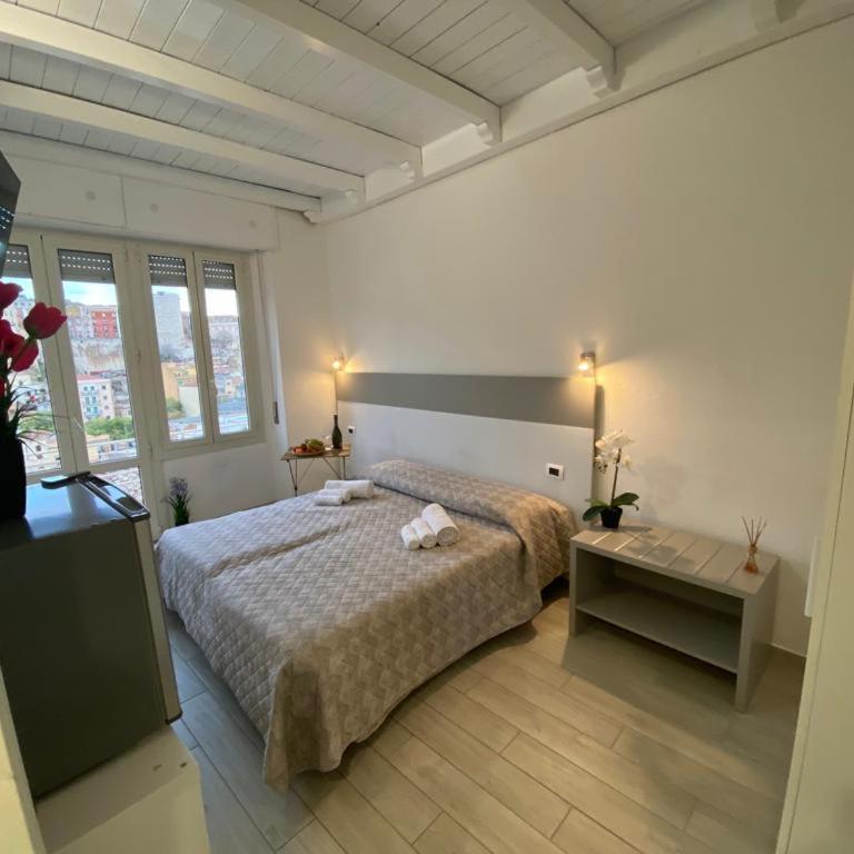 Red Moon - King Room with Sea View - 12