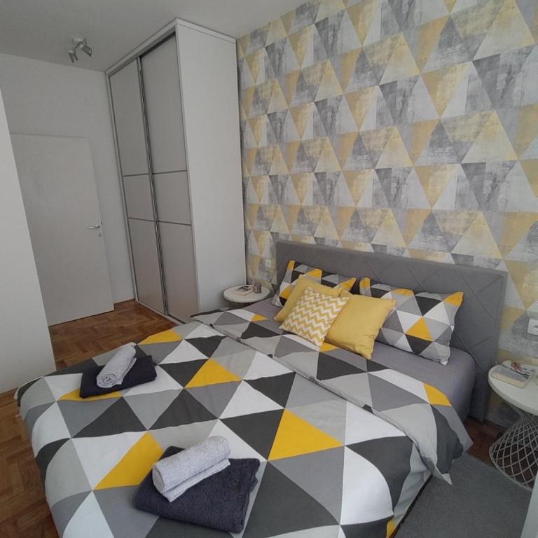 Alex Industry - Two-Bedroom Apartment - 10
