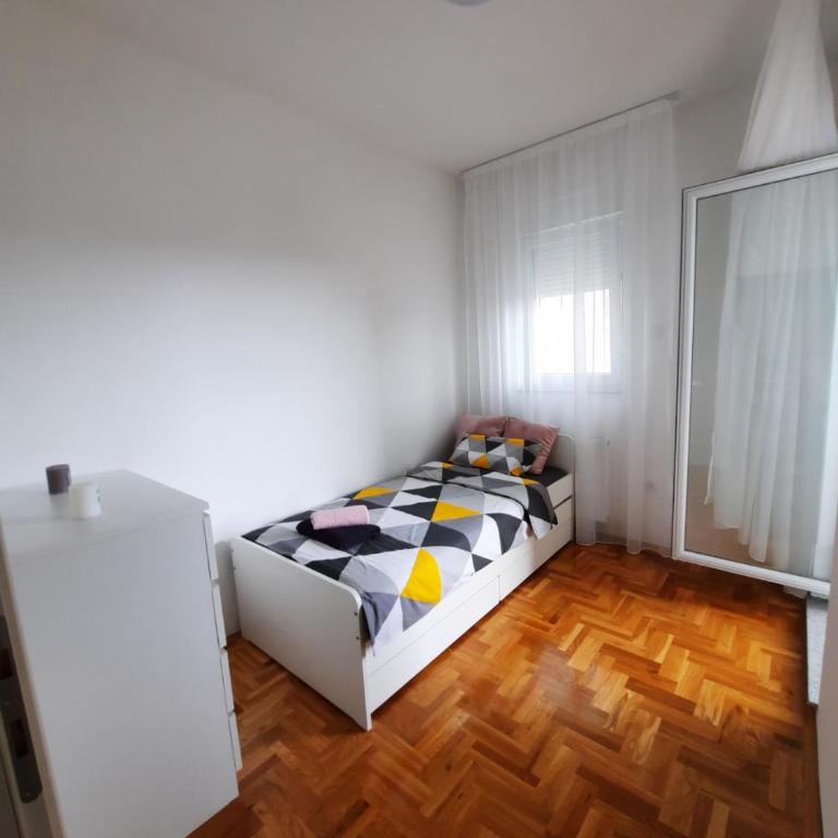 Alex Industry - Two-Bedroom Apartment - 12