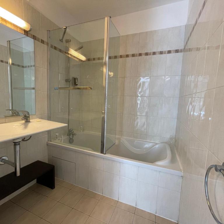 Appartement 321 avec deux chambres - LES SUITES DE ROBINSON - Résidence avec piscine en bord de Siagne, à Mandelieu-La-Napoule - Appartement 2 Chambres - 7