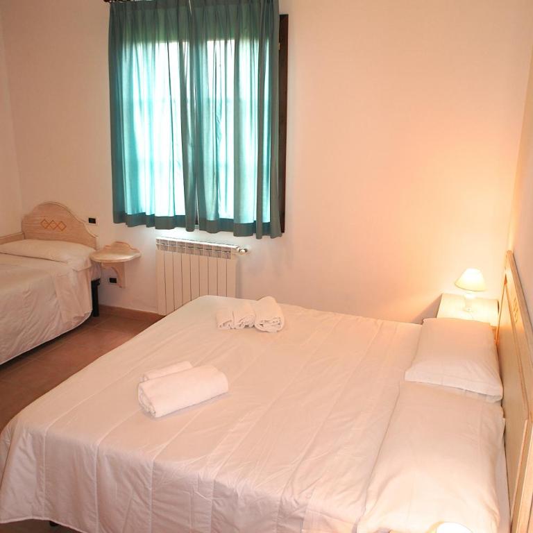 Appartamenti in Residence Villa Santa Maria - Appartamento con 2 Camere da Letto, Giardino e Vista Piscina (6 Adulti) - 3