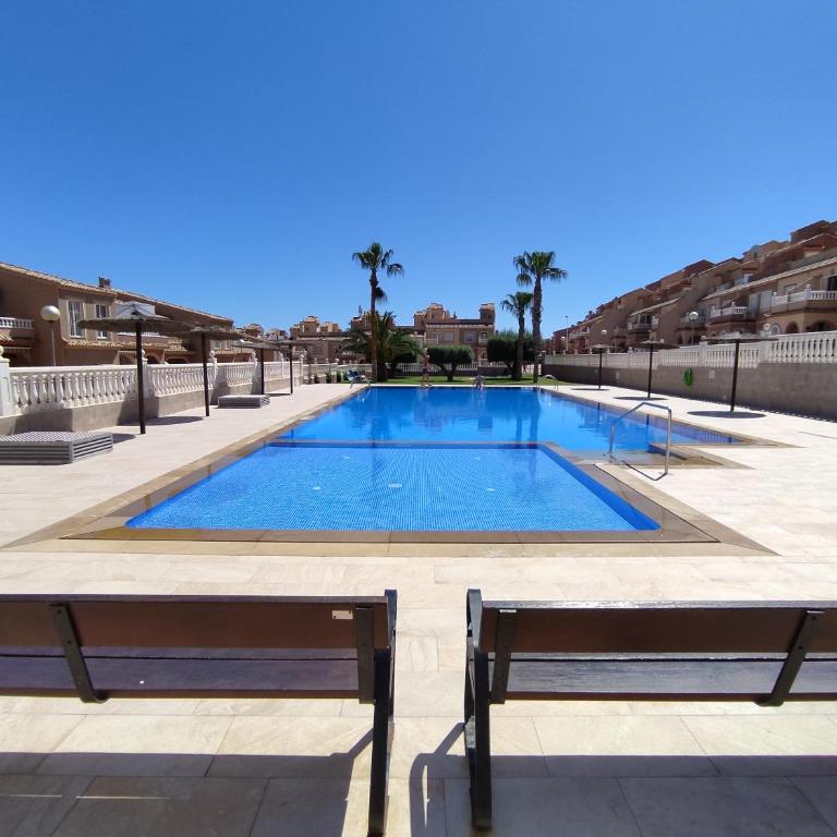 Chill Retreat AC Bungalow in Gran Alacant - Two-Bedroom House - 6