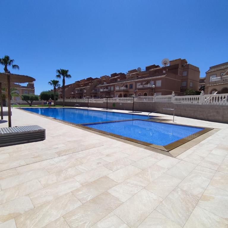 Chill Retreat AC Bungalow in Gran Alacant - Two-Bedroom House - 47