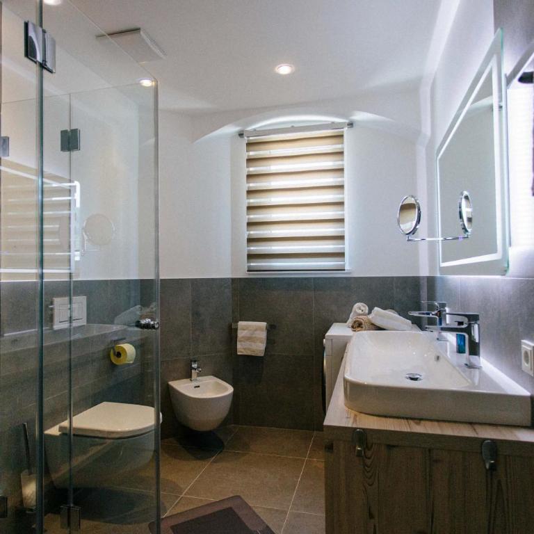 Forellenhof Appartements & Grossmutters Bungalow - Apartment mit Terrasse - 81