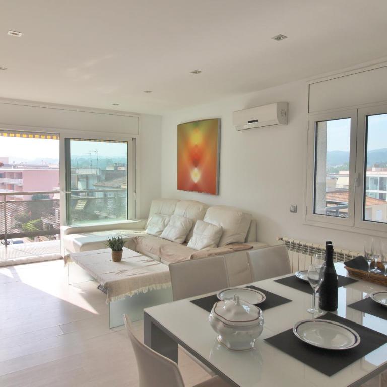 Apartamento esquinero en Palamós - Apartamento de 3 dormitorios - 2