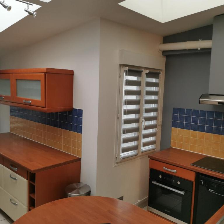 Agréable maison de 100m2 avec son parking privatif - Maison 3 Chambres - 18