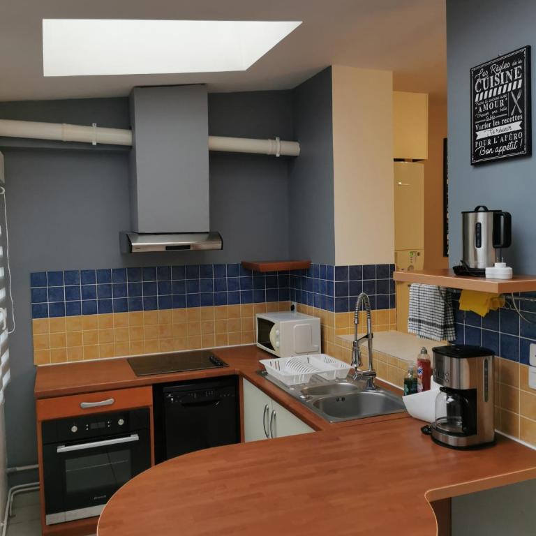 Agréable maison de 100m2 avec son parking privatif - Maison 3 Chambres - 17