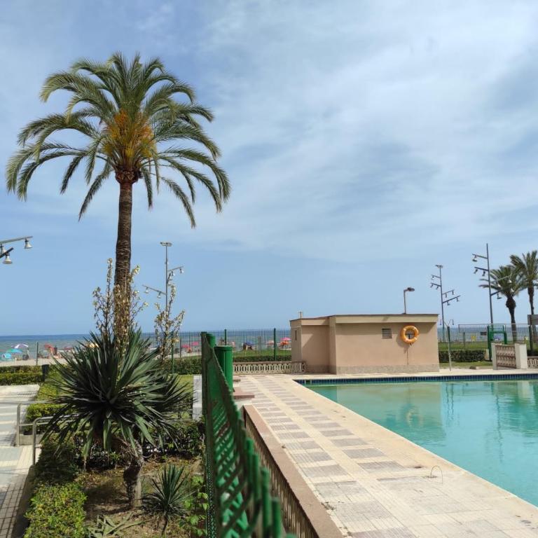 Apartamento La Pineda - Three-Bedroom Apartment - 2