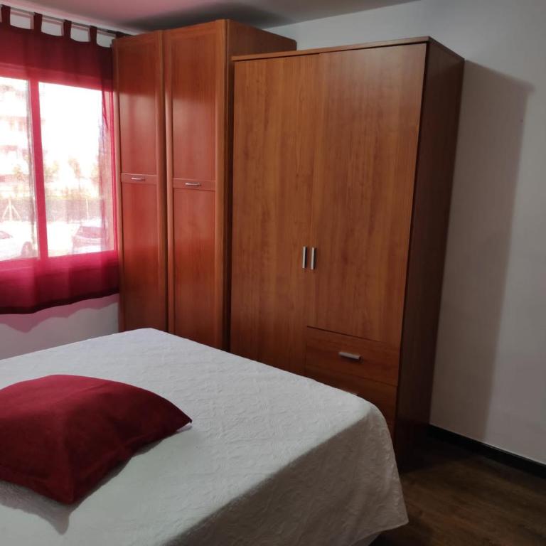 Apartamento La Pineda - Three-Bedroom Apartment - 5
