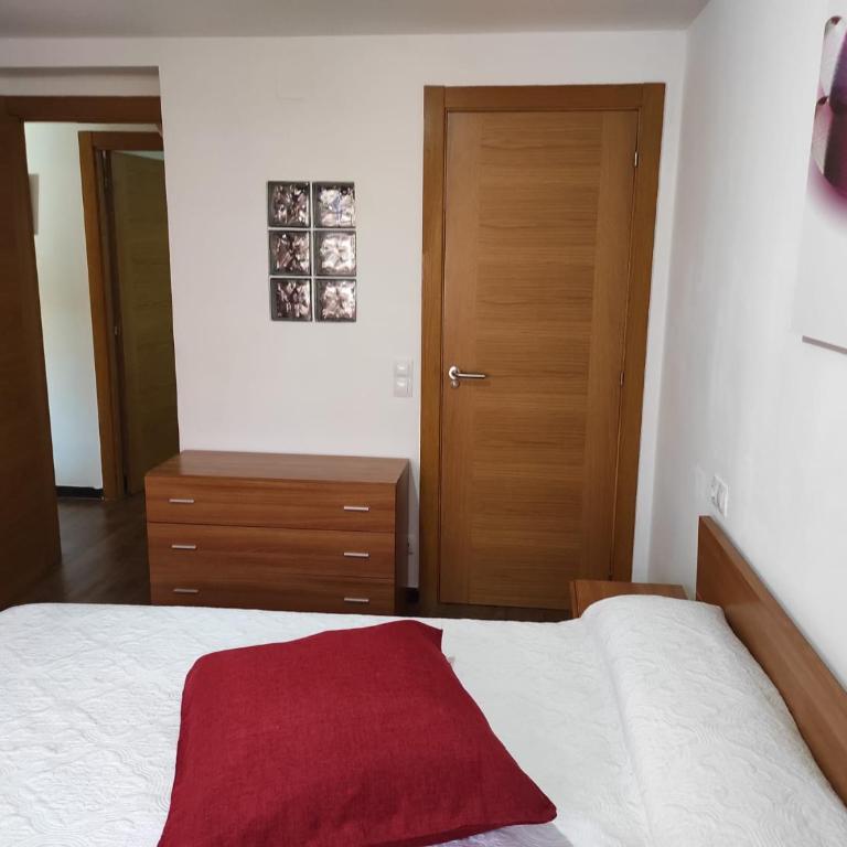 Apartamento La Pineda - Three-Bedroom Apartment - 6