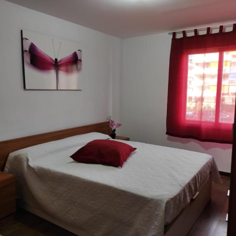 Apartamento La Pineda - Three-Bedroom Apartment - 7