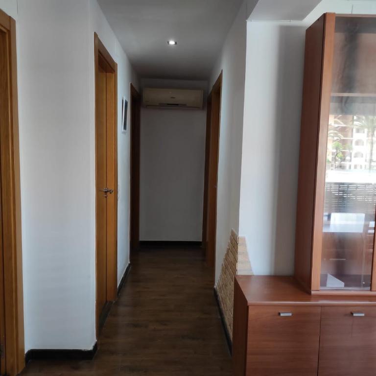 Apartamento La Pineda - Three-Bedroom Apartment - 22