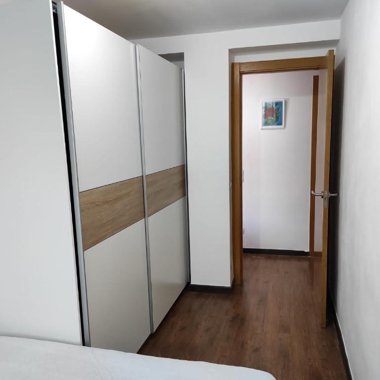 Apartamento La Pineda - Three-Bedroom Apartment - 13