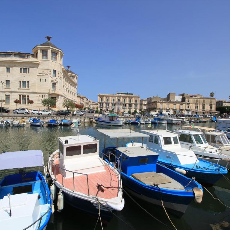 La Finestra su Ortigia Luxury - One-Bedroom Apartment - 3