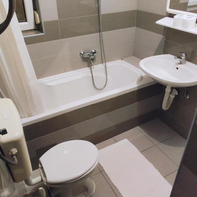 Villa Monera Apartments & Rooms & Free Garage - Three-Bedroom Apartment - 10