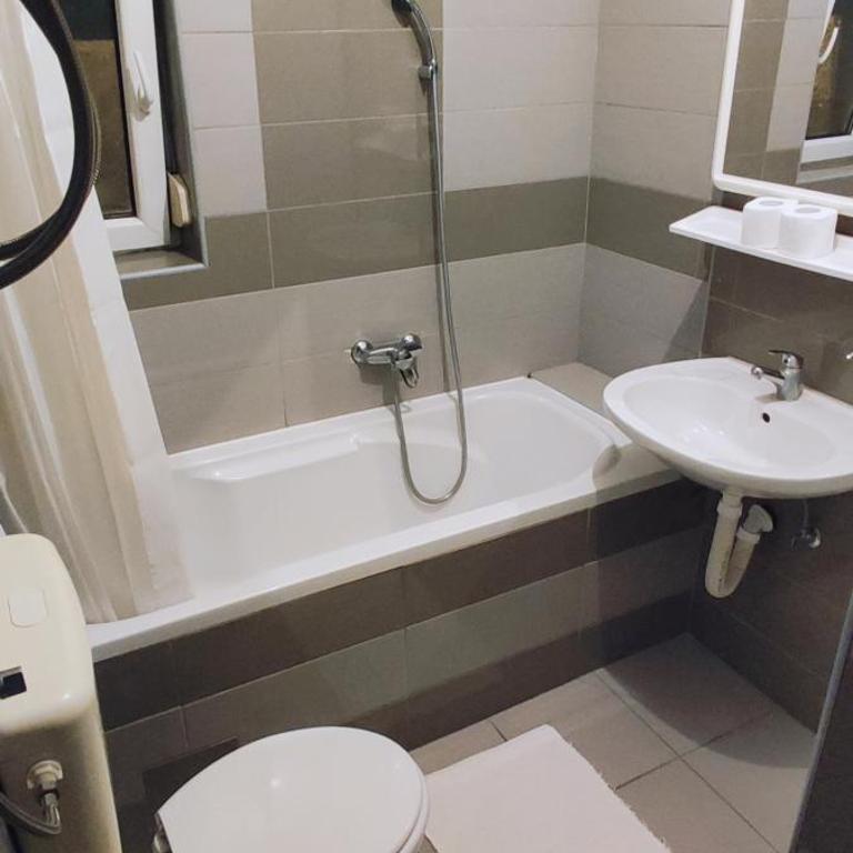 Villa Monera Apartments & Rooms & Free Garage - Three-Bedroom Apartment - 11