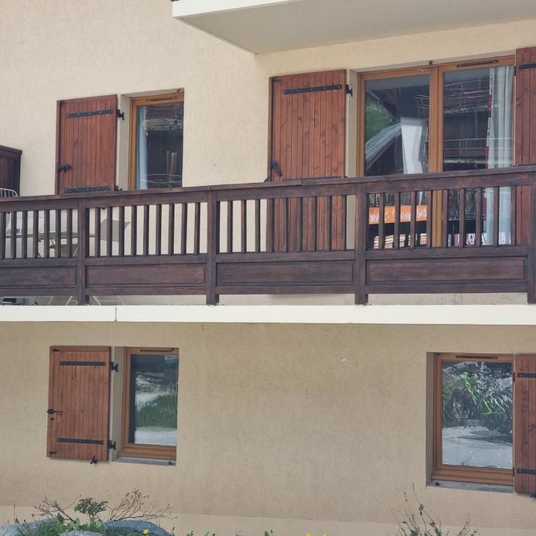 Agréable appartement de 6 pers au pieds des pistes ,wifi gratuit à Saint-Sorlin-d'Arves labelise 3 étoiles au gîte de France - Appartement 2 Chambres - 26