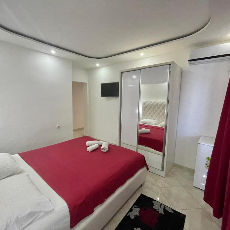 Queen Kodre Apartments - Dvokrevetna Soba sa Bračnim Krevetom i Pogledom na Bazen - 14