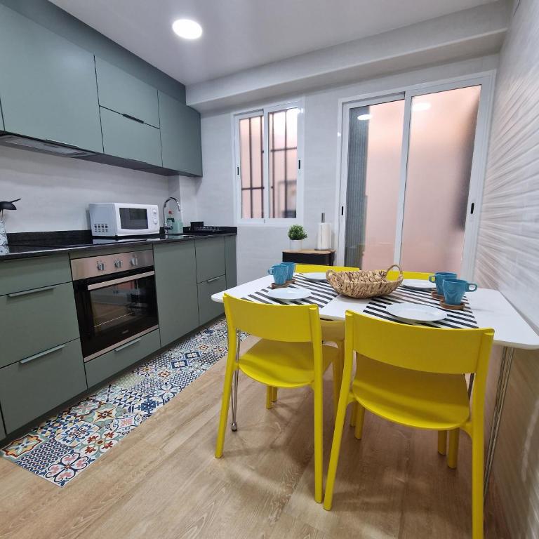 Vive Valencia con playa y metro cerca - Apartamento - 30
