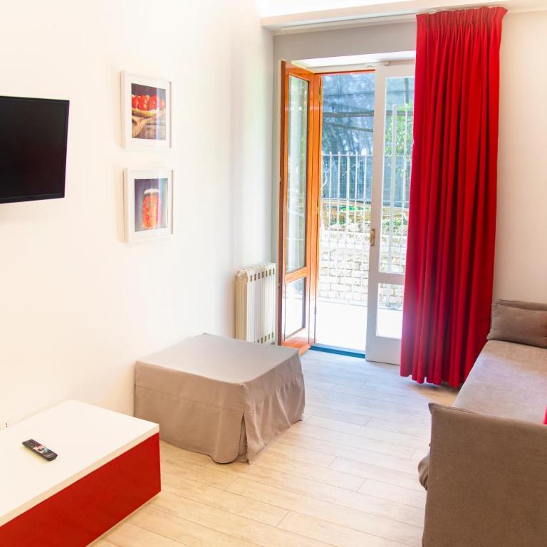 ON' MICHELE GUEST HOUSE - Triple Room with Balcony - 11