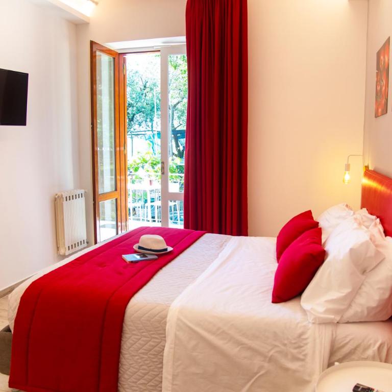 ON' MICHELE GUEST HOUSE - Triple Room with Balcony - 1