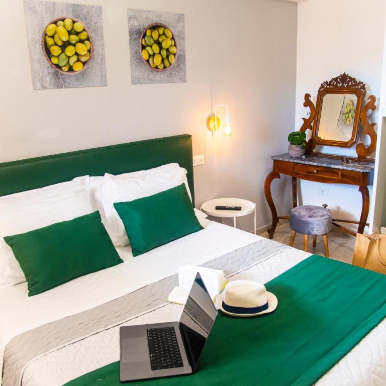 ON' MICHELE GUEST HOUSE - Quadruple Room with Garden View - 8