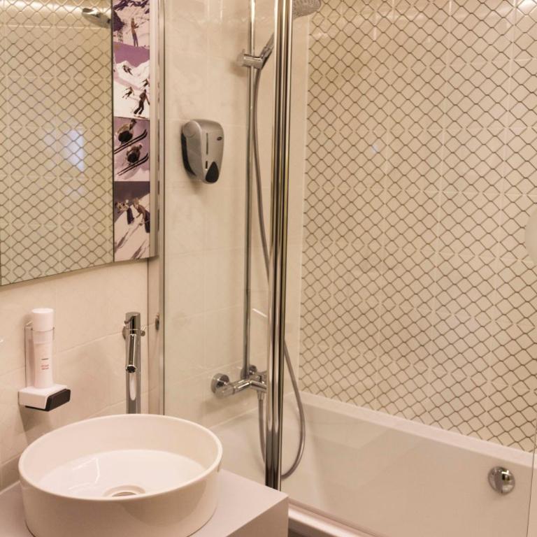Hotel Kristall - Studio mit Balkon - 8