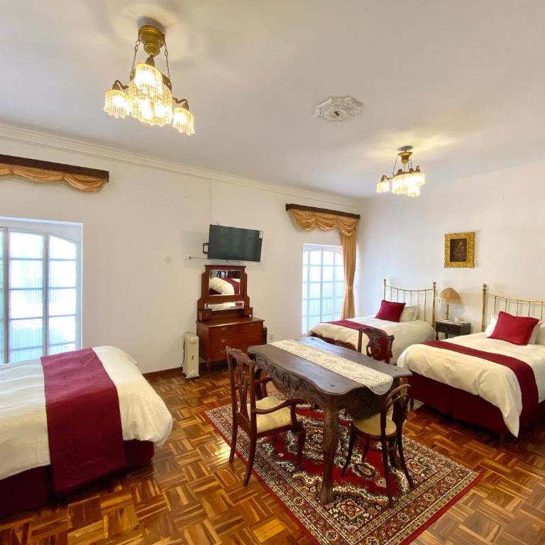 El Hotel de Su Merced - Habitación cuádruple - 3