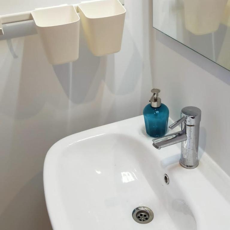 Doranda Rooms Las Canteras - Habitación Doble con baño privado externo - 12