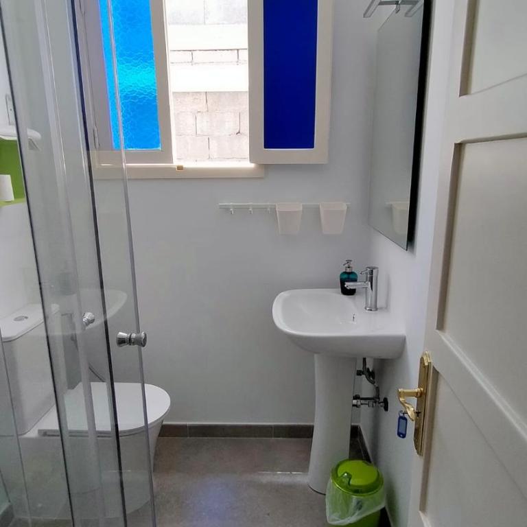 Doranda Rooms Las Canteras - Habitación Doble con baño privado externo - 13