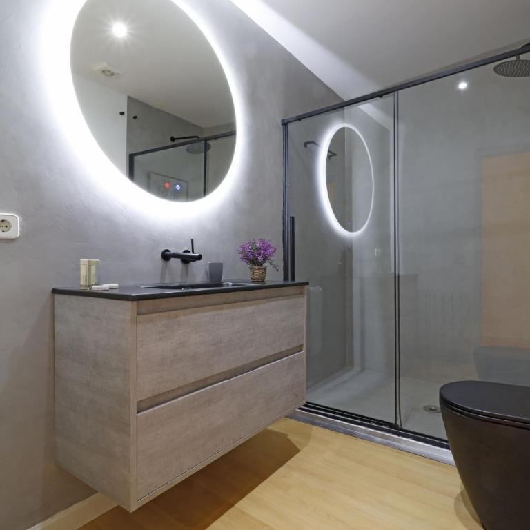 Chueca Jacuzzi - Three-Bedroom Apartment - 31