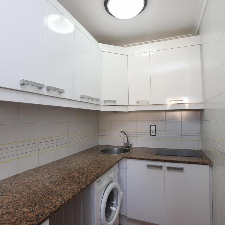 DIFFERENTFLATS Decathlon - Apartamento de 1 dormitorio con vistas a la ciudad - 5