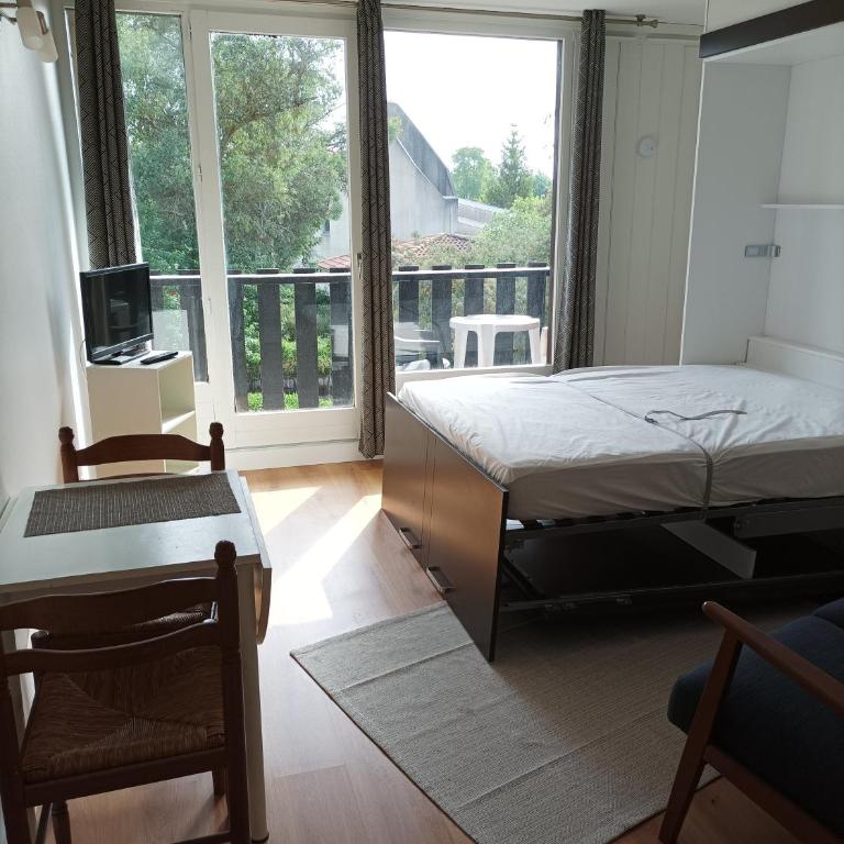 Studio tout confort au bord du lac d'Estey avec parking privé - Appartement 1 Chambre - 6