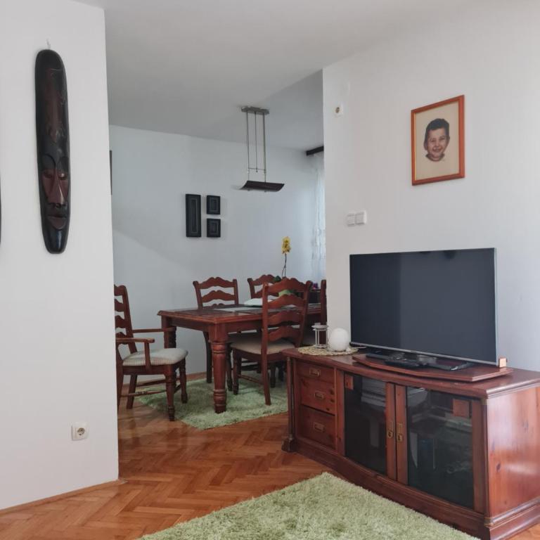 Sara - Two-Bedroom Apartment - 12